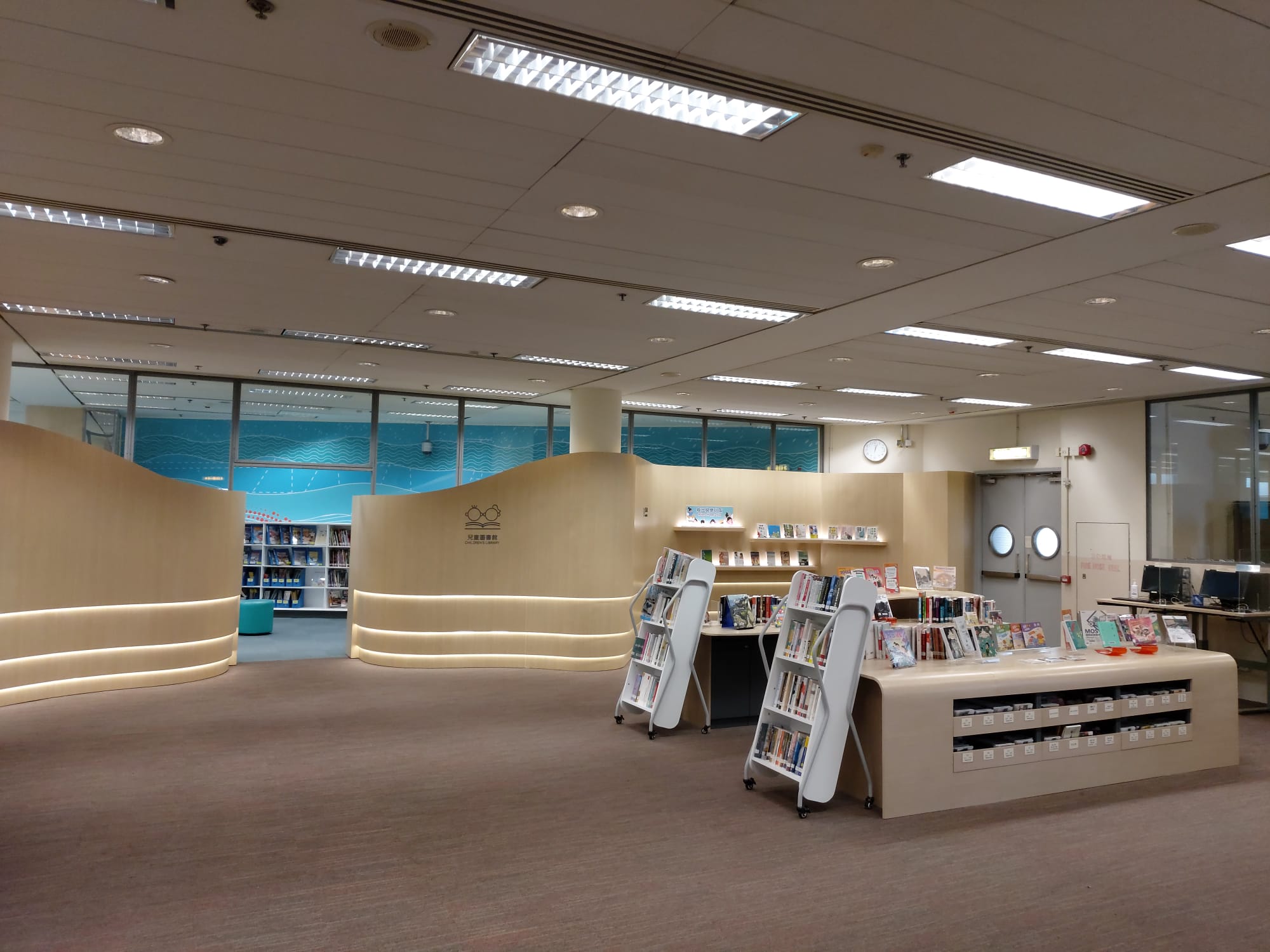青衣公共圖書館(分區圖書館)2 青衣公共圖書館(分區圖書館)2